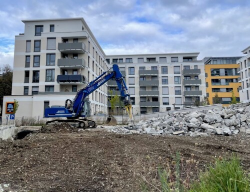 Der Abbruch der Bodenplatte hat begonnen